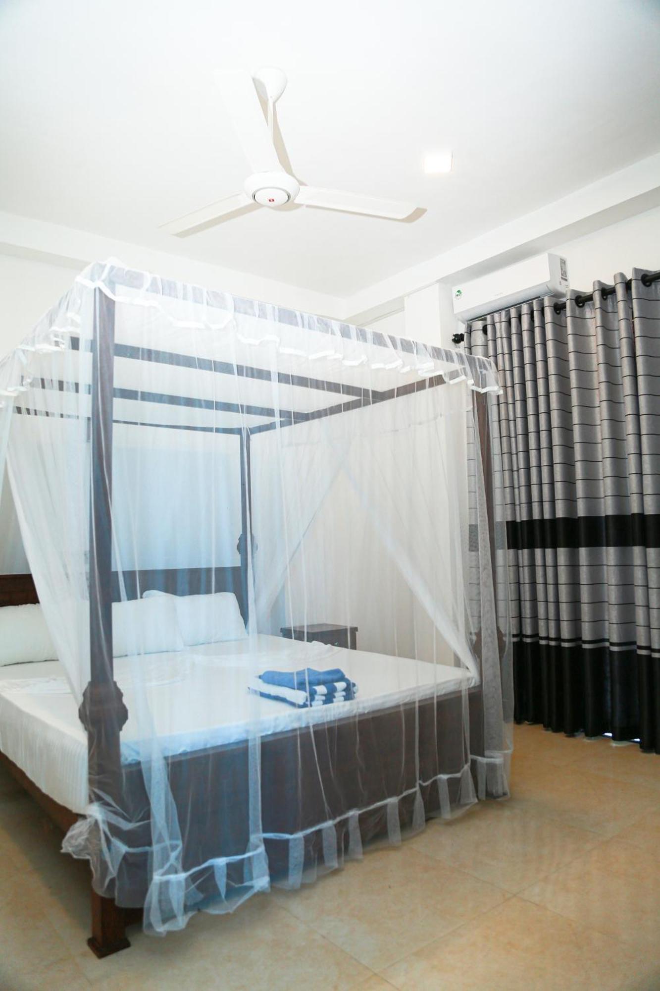 Camellia Hotel & Restaurant มิริสซา ภายนอก รูปภาพ
