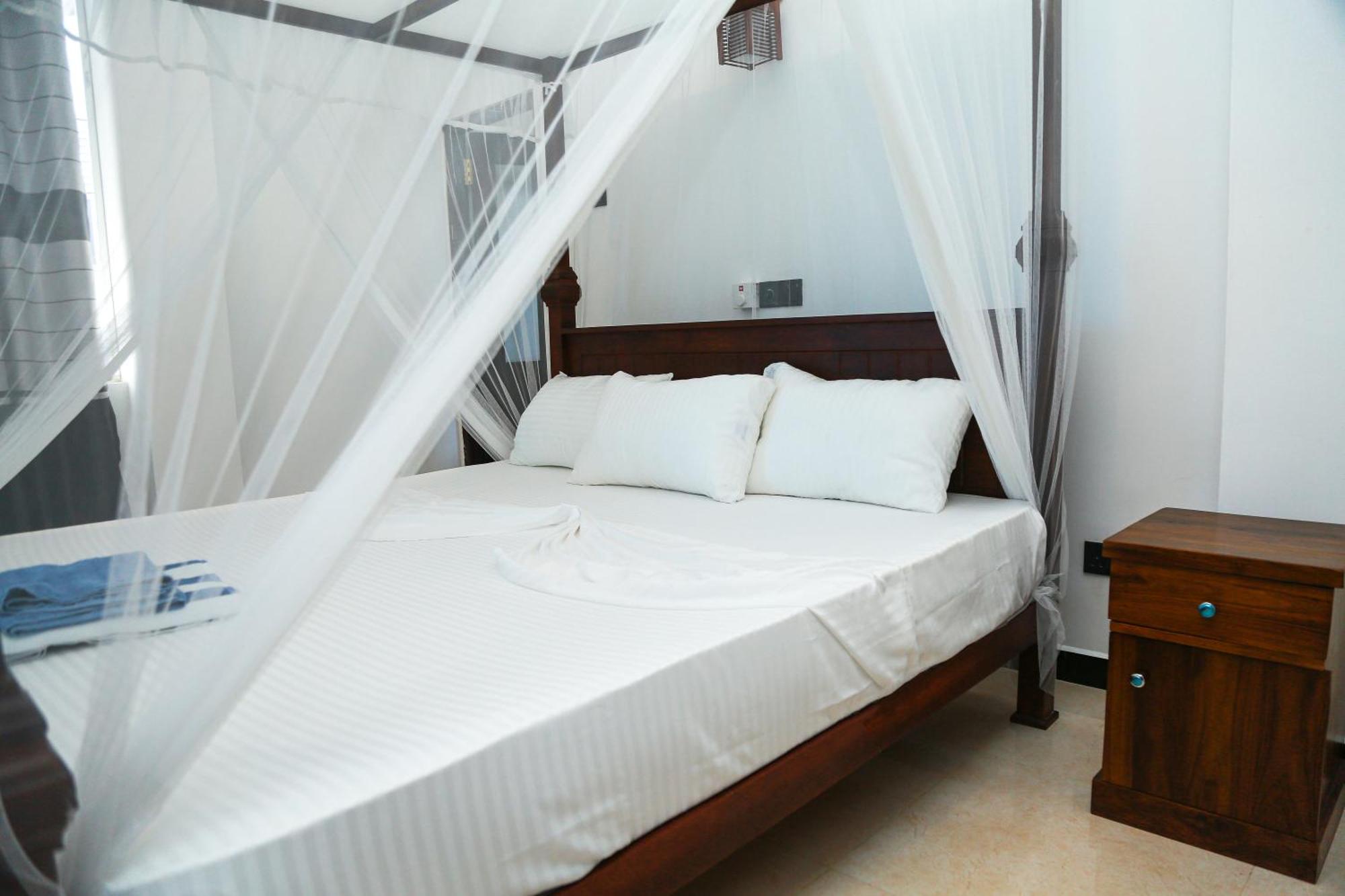 Camellia Hotel & Restaurant มิริสซา ภายนอก รูปภาพ